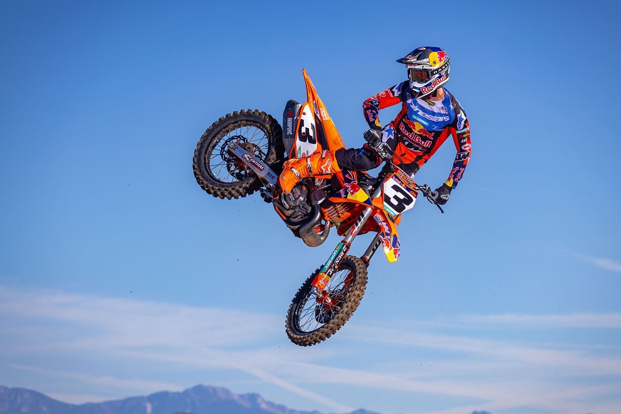 KTM presenta le nuove SX-F Factory Edition 2026